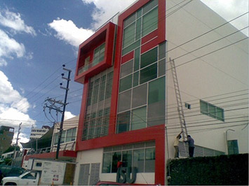 Cristales y Aluminios GUMO - INSTITUTO UNIVERSITARIO SUIZO PUEBLA - MEXICO