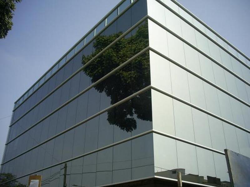 Cristales y Aluminios GUMO Muros, Cortinas y Fachadas Integrales