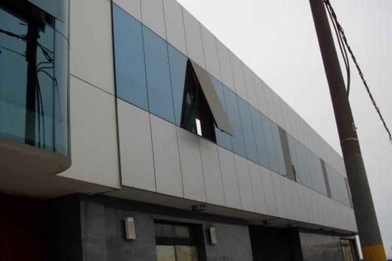 Cristales y Aluminios GUMO Muros, Cortinas y Fachadas Integrales