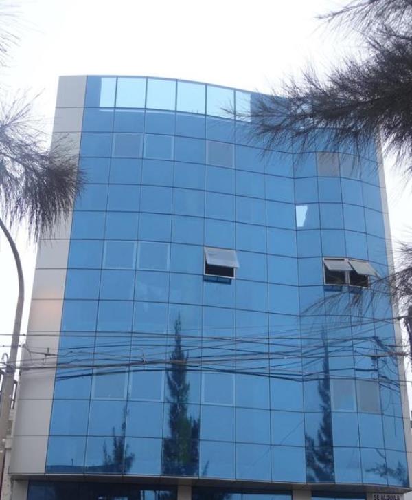 Cristales y Aluminios GUMO Muros, Cortinas y Fachadas Integrales